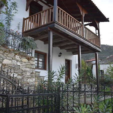 Lila'S Guest House Mikros Prinos Exterior foto